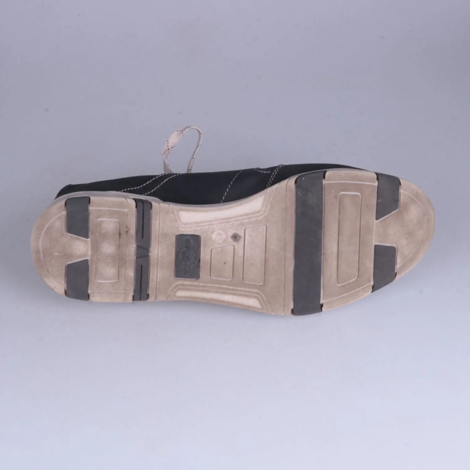 кроссовки